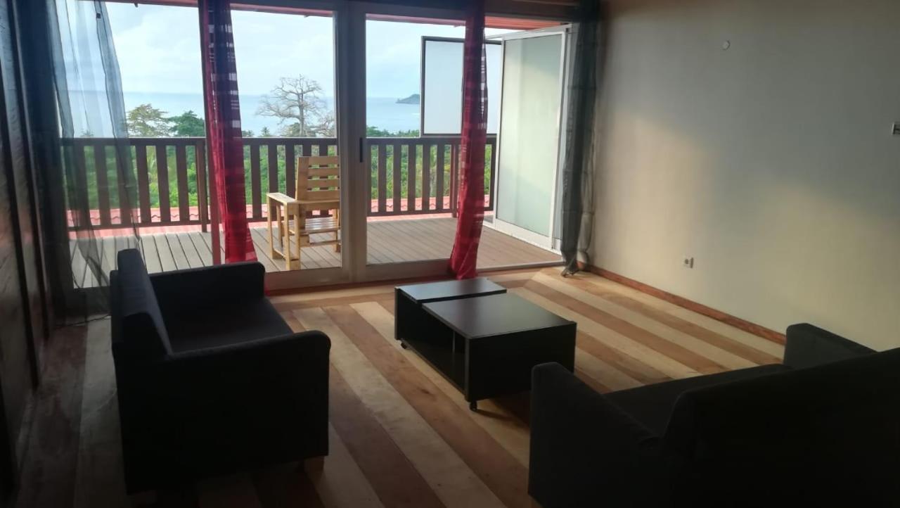 Domus Guesthouse Santana Esterno foto