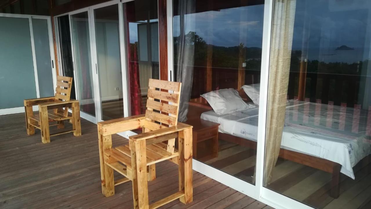 Domus Guesthouse Santana Esterno foto