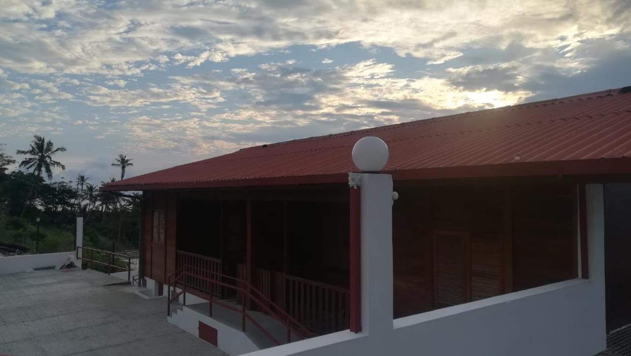 Domus Guesthouse Santana Esterno foto