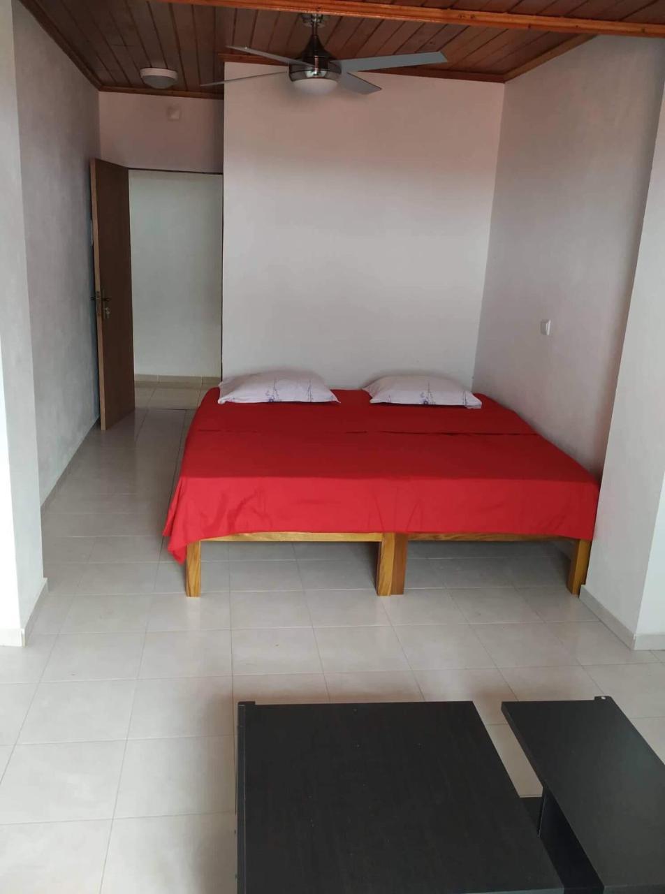 Domus Guesthouse Santana Esterno foto