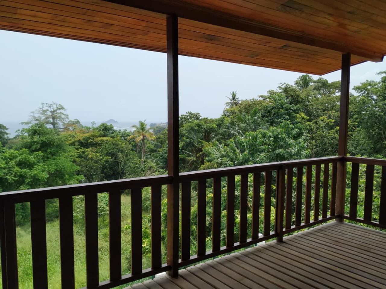 Domus Guesthouse Santana Esterno foto