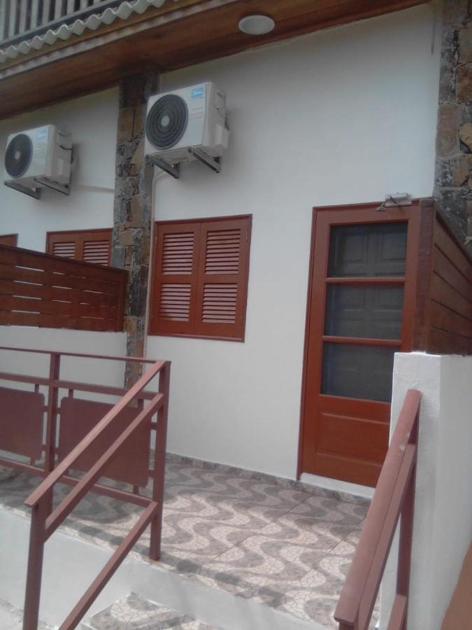 Domus Guesthouse Santana Esterno foto