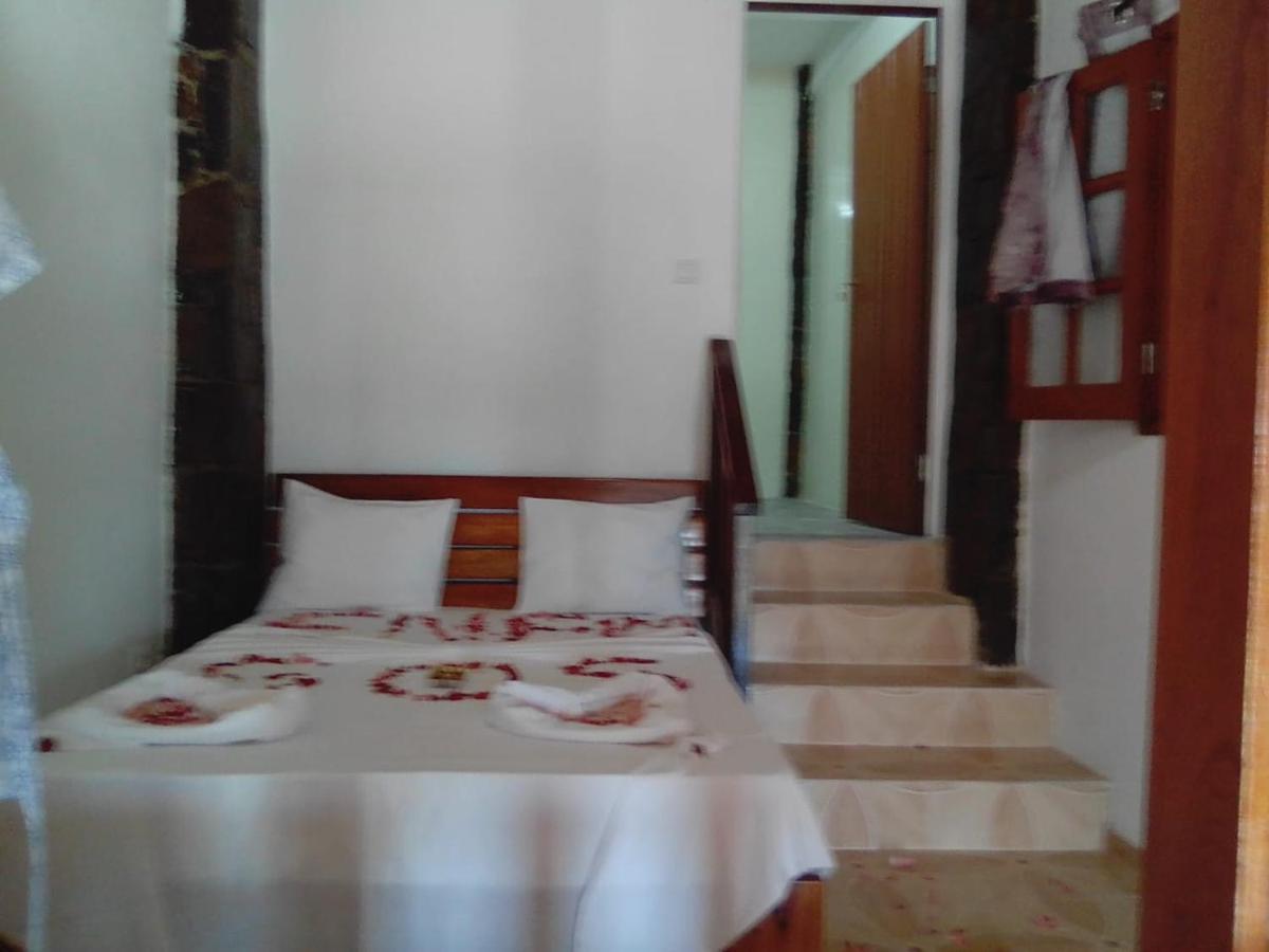 Domus Guesthouse Santana Esterno foto