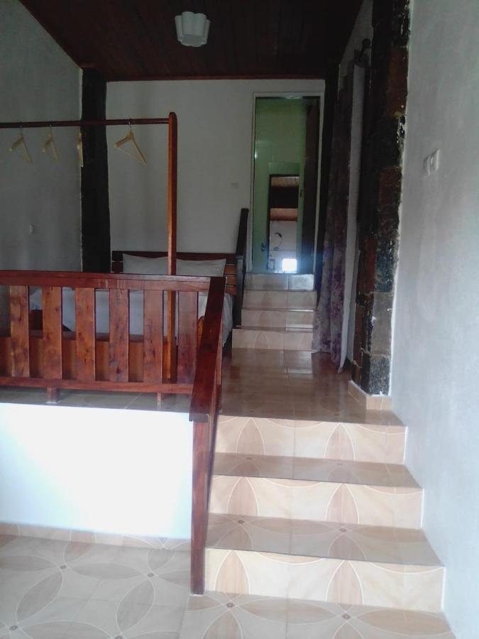 Domus Guesthouse Santana Esterno foto