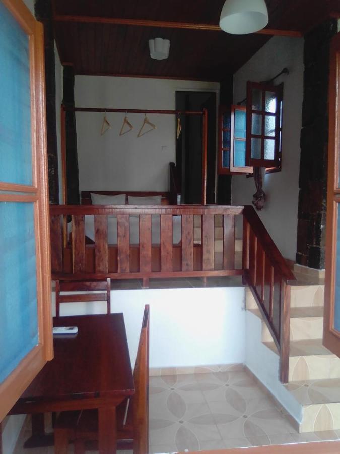 Domus Guesthouse Santana Esterno foto